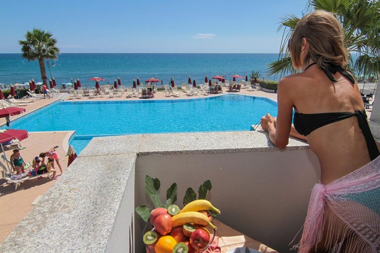 Hotel Costa dello Ionio - piscina e spiaggia